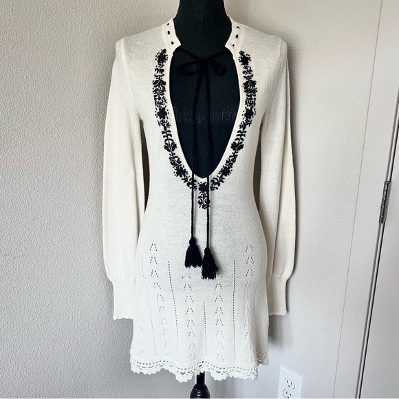 Free People Dresses & Skirts - RARE EXC • Free People Floral Embroidered Mini Sweater Dress •